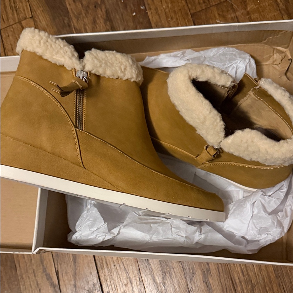 Style & Co. Cozy Tan Winter Boots - Picture 3 of 7
